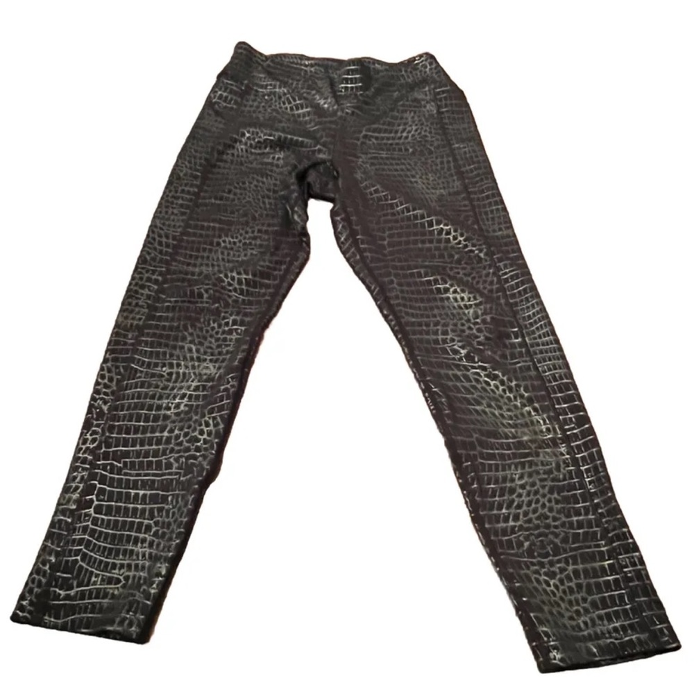 Pink Active Victoria Secret's Crocodile Print Leggings Size M